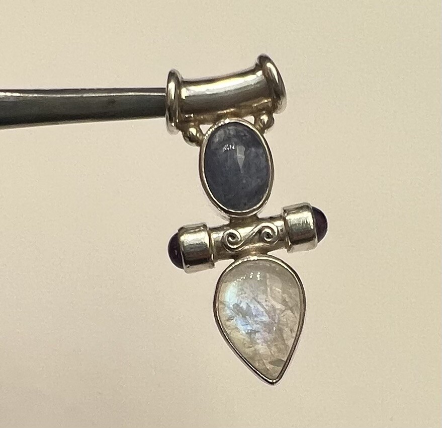 Sajen Sterling Silver 925 Blue Quartz and Moonstone Pendant 6.7 Gram