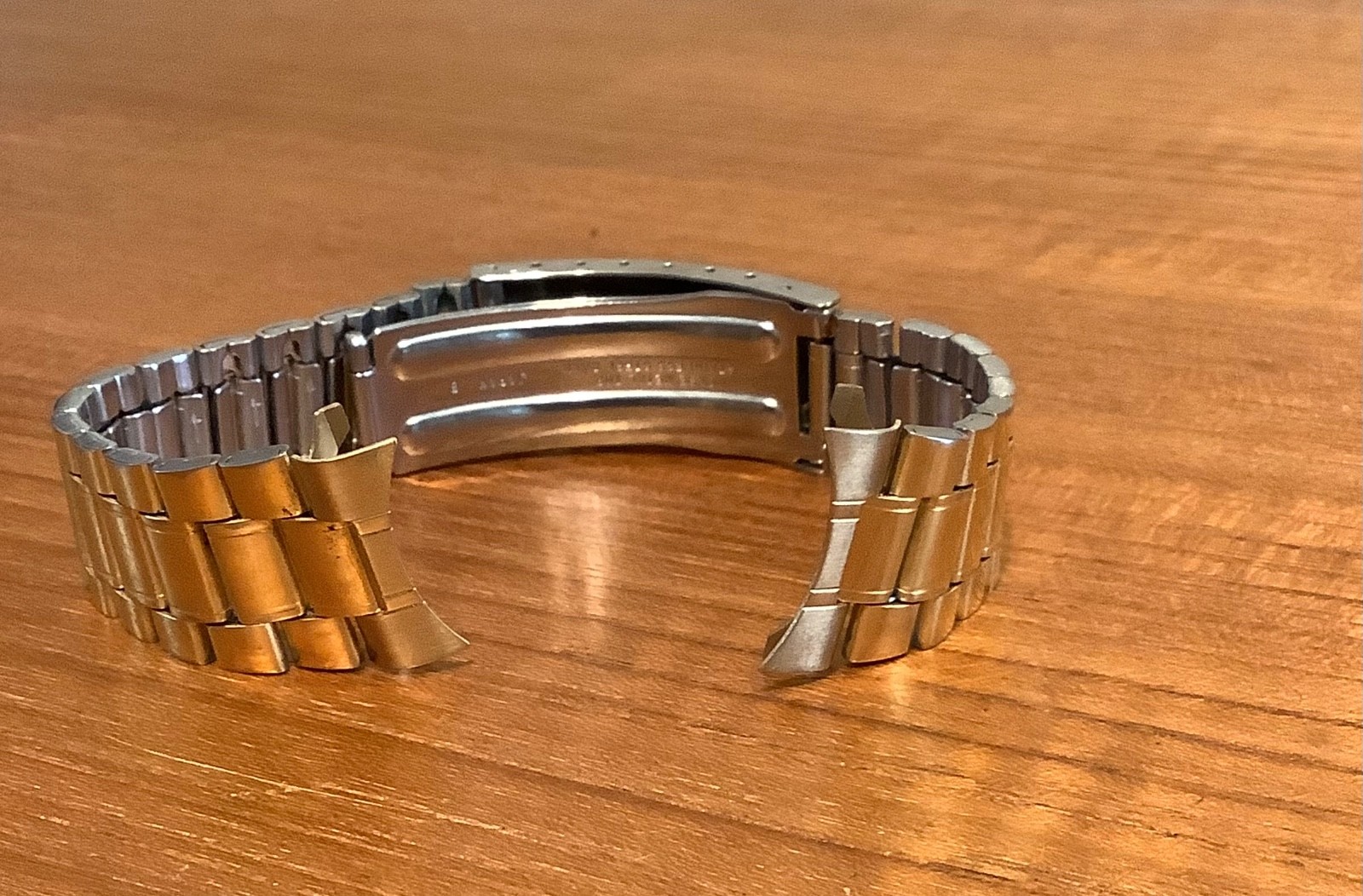 Vintage Seiko Quartz SQ Men’s Gold Tone Fold Over Clasp Watchband 20mm Curve End