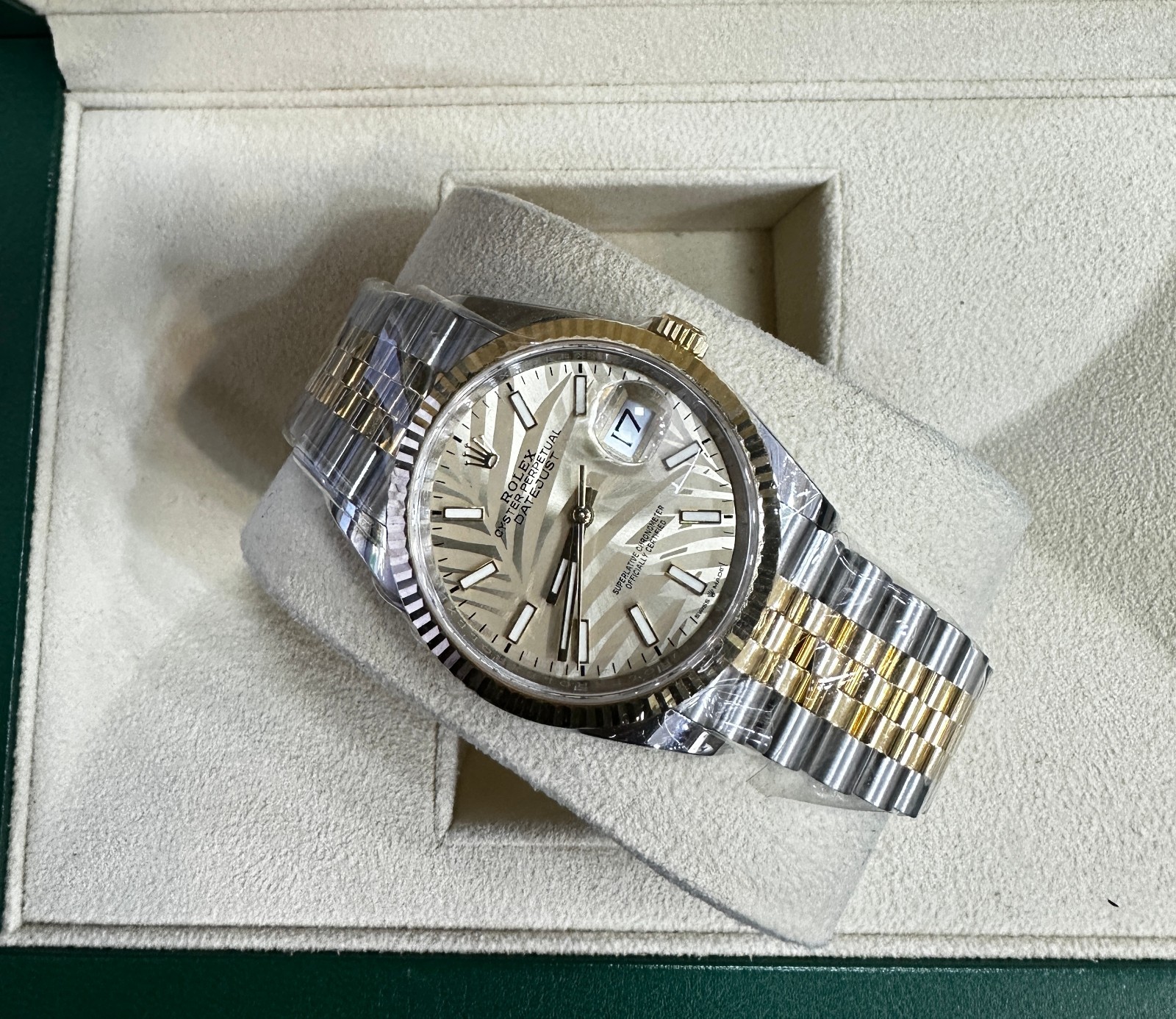 2023 | Rolex Datejust 36 | 126233 | Palm Dial | Jubilee | Fluted | Box & Papers.