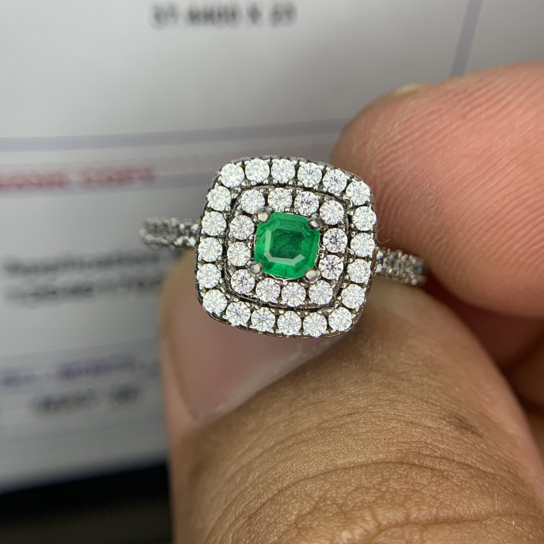 Natural 22 Carat Vivid Green Emerald Designer Ladies Ring – 925 Sterling Silver