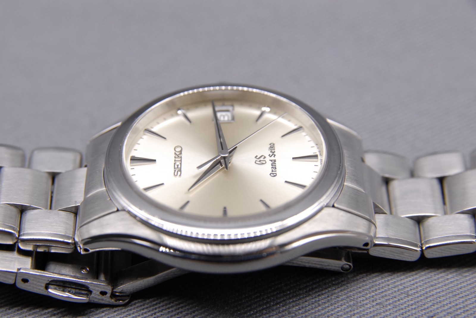 1999 [Near MINT] GRAND SEIKO 9F62-0A10 GS 35mm Silver Dial Date QZ Men’s Watch