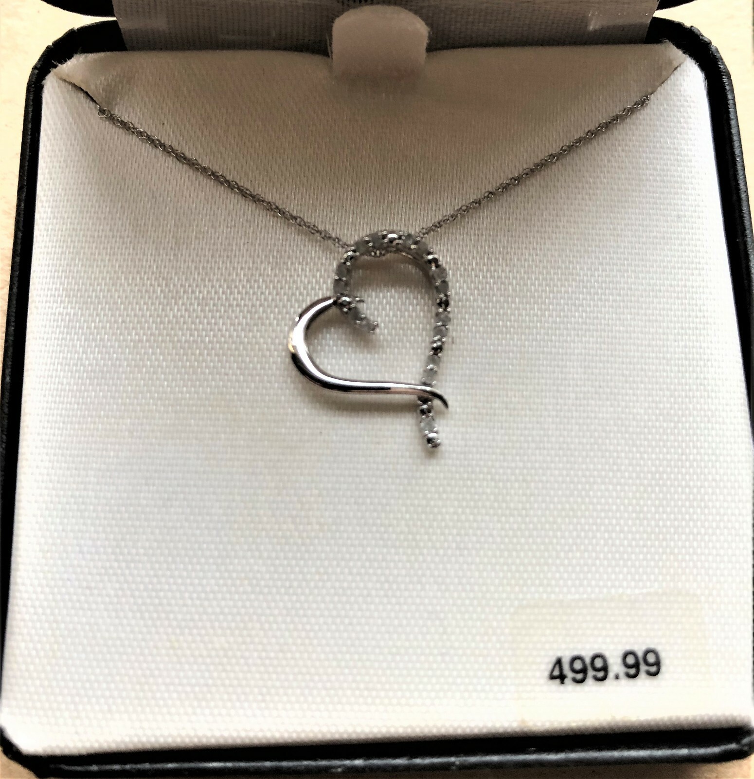 BRAND NEW 1/10CT TW DIAMOND PENDANT, RETAILS AT 499.99, 10 KARAT WHITE GOLD