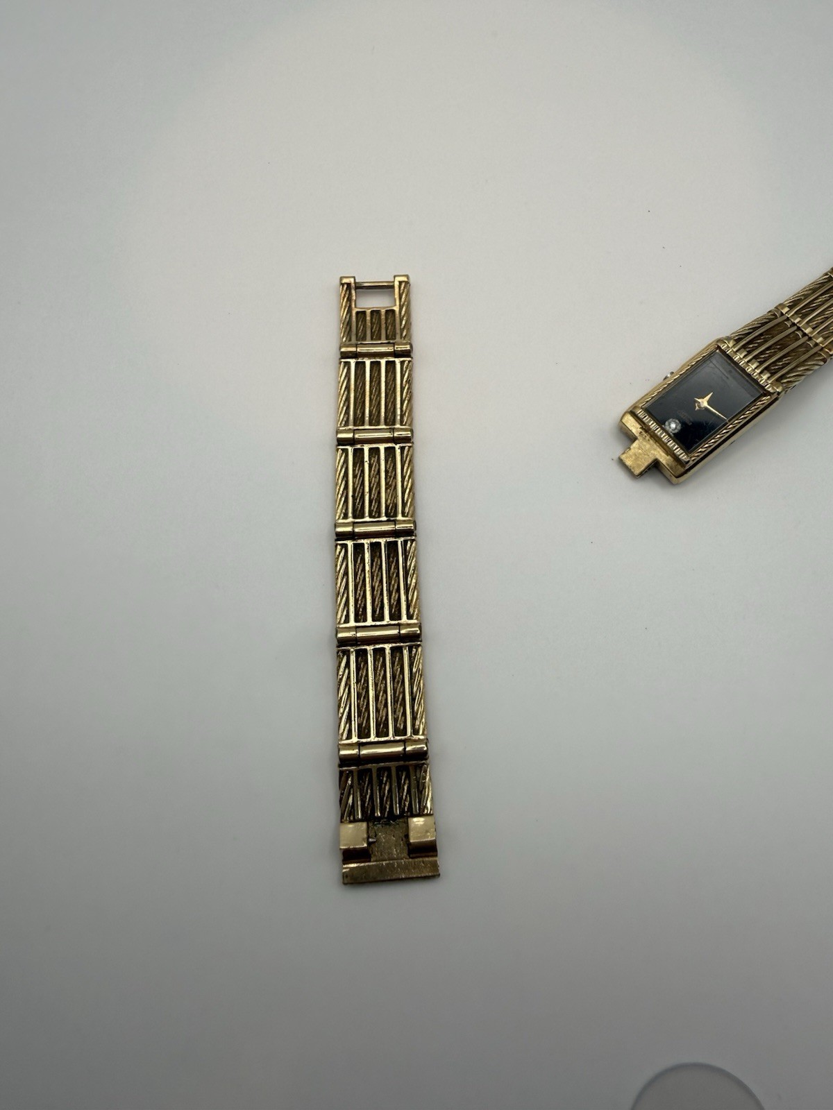 Seiko Quartz Women’s Vintage 1980s Rectangle Gold Bracelet Watch Black Dial