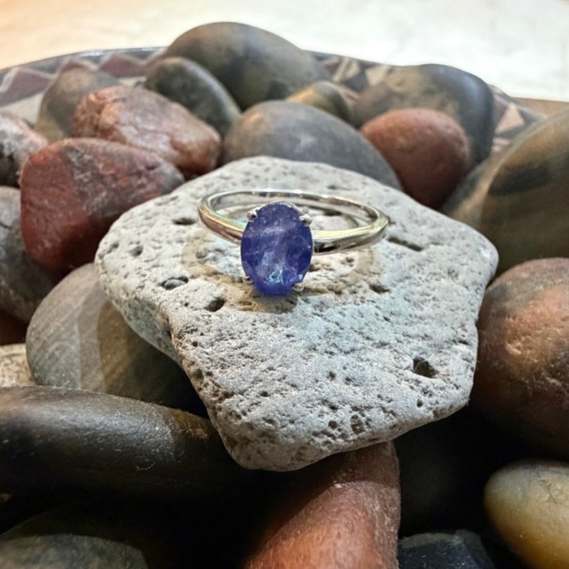 Stamped 925 Sterling Silver Natural Tanzanite Ring size 8