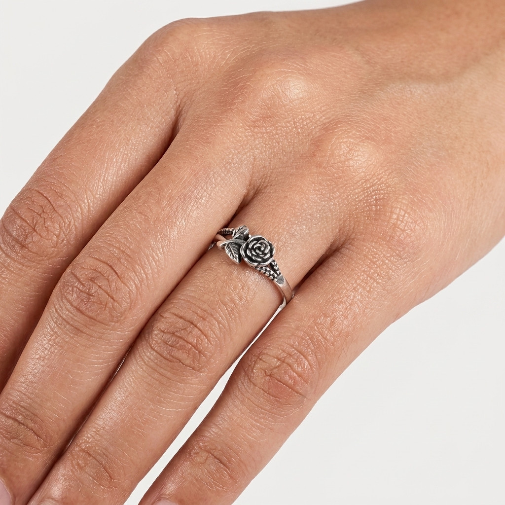 New Piece Gift For Women’s Engagement Piece Daily Wear Flower Ring In 925 Silver