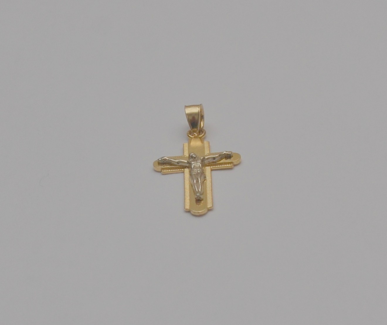 14K Yellow & White Gold Crucifix Cross Pendant 23.9mm x 13.7mm 1.4g P6