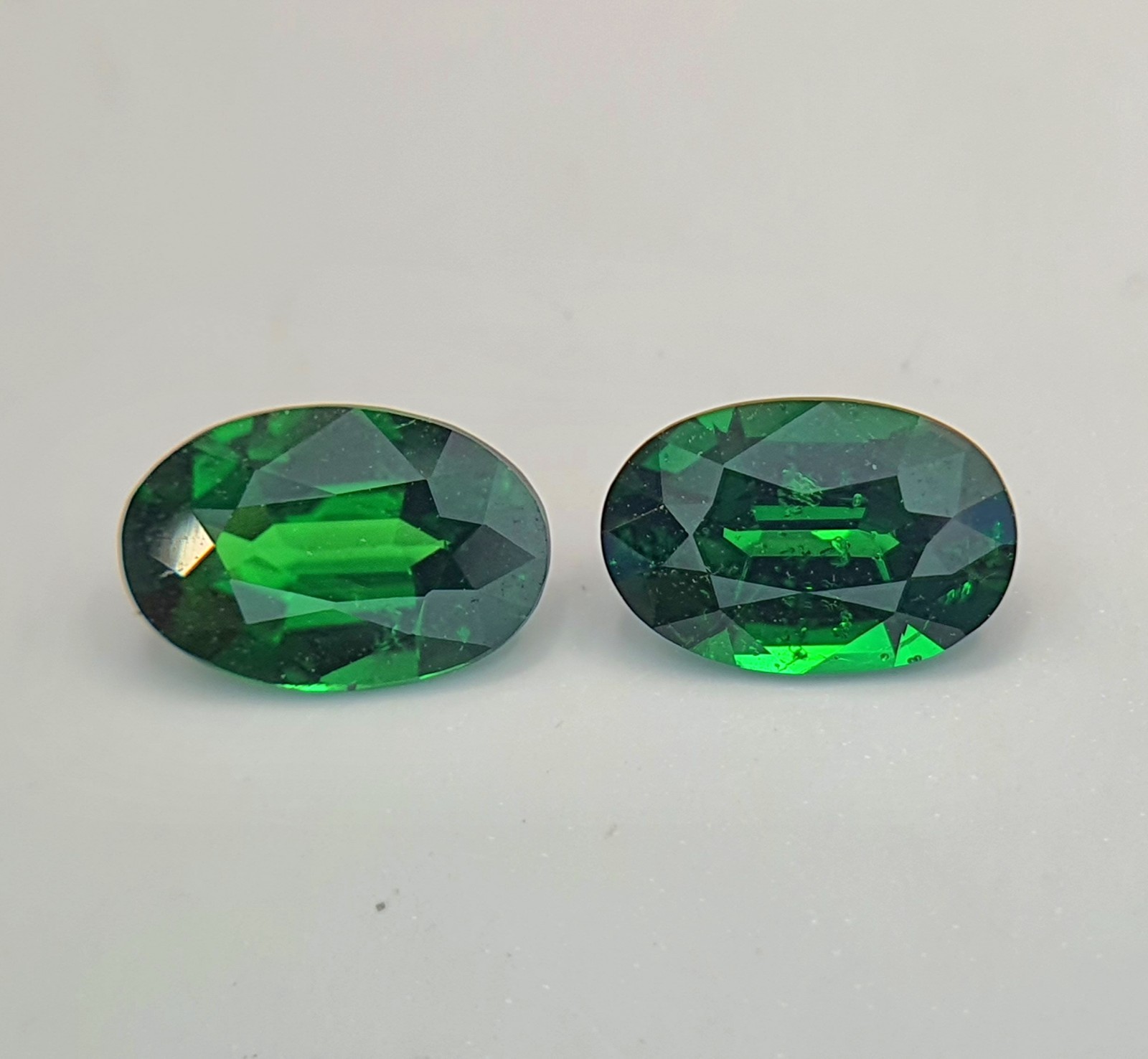 1.77 ct Natural Tsavorite Garnet Pair 7.5 x 5 mm Vivid Green Oval gemstone
