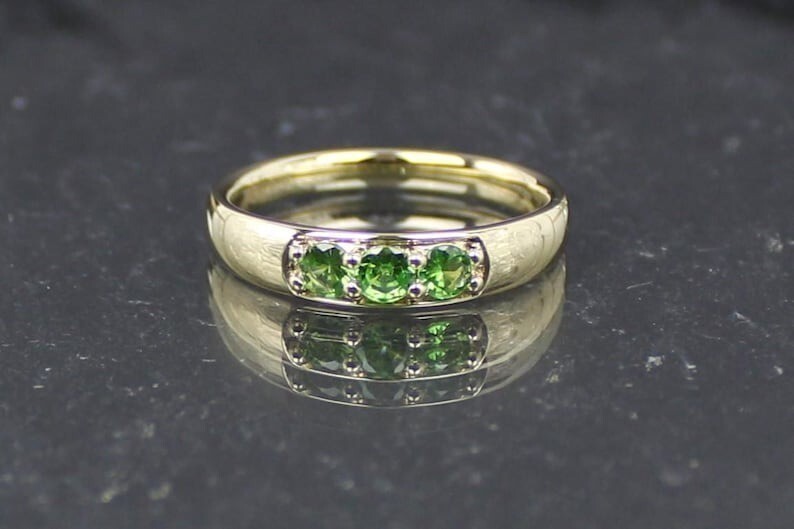 Tsavorite Gold Ring in 375 Yellow Gold, 9 Carat, Tsavo, Kenya