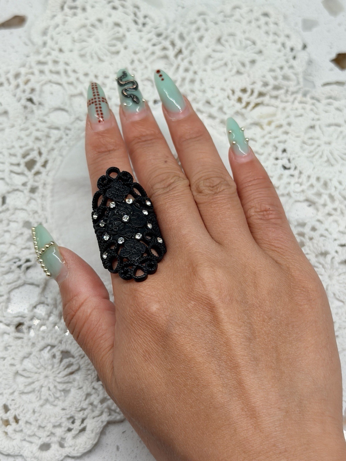 Black Full Finger Cocktail Fashion Ring Size 8