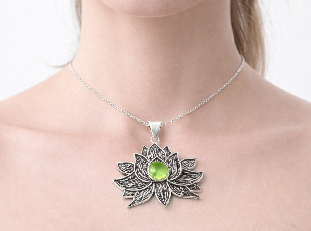 Natural Peridot Gemstone Pendant 925 Sterling Silver Jewelry Mother’s Day gift