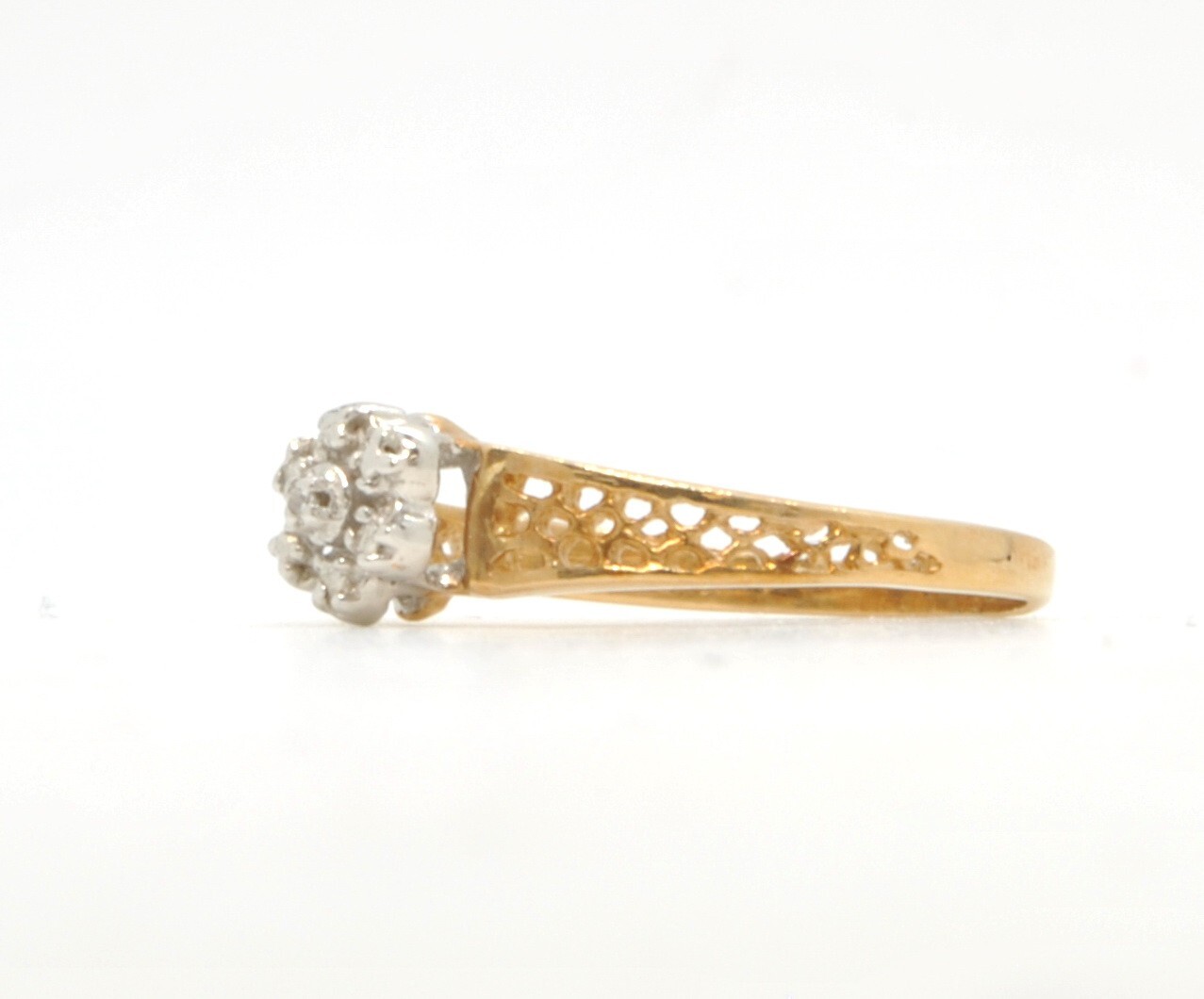 10k Yellow Gold Estate Right Hand Ring Size 5-1/2 Flower Floral Diamond Accents