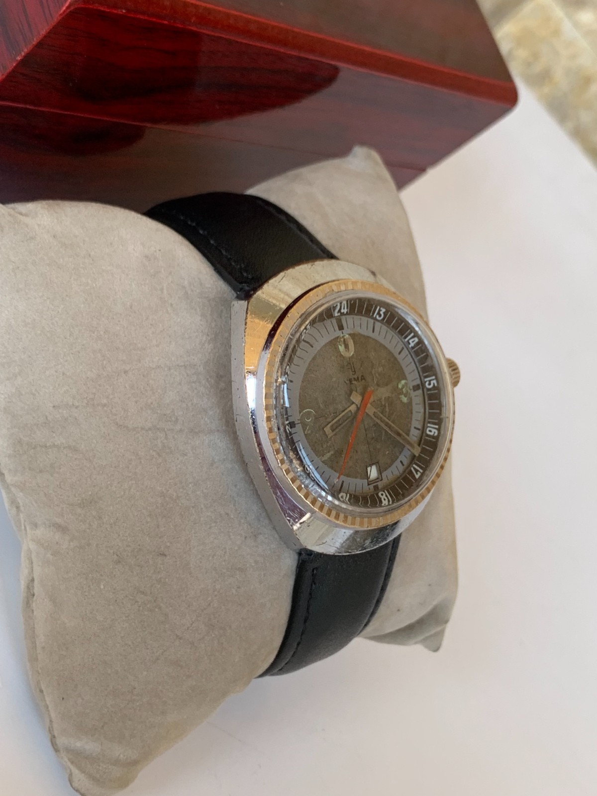 Vintage 1970s YEMA Sous-Marine Diver Watch 37mm Cushion Case Manual Wind Rare