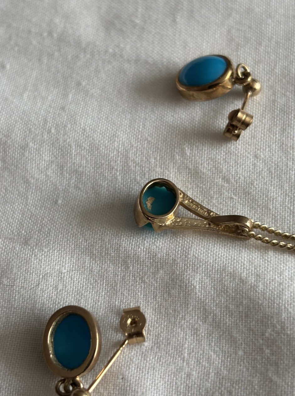 9ct Yellow Gold Turquoise GemStud Earring and Pendant Necklace Set