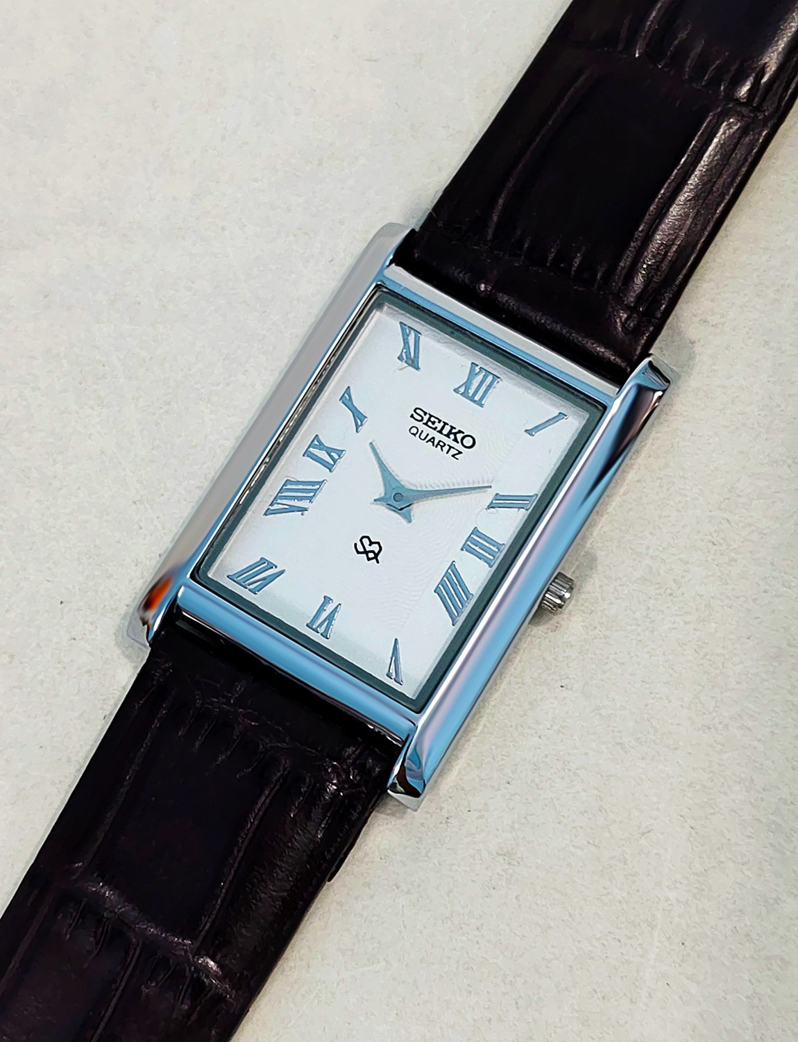 Vintage Style Seiko Tank White Dial Quartz 27mm Men Slim Wristwatch