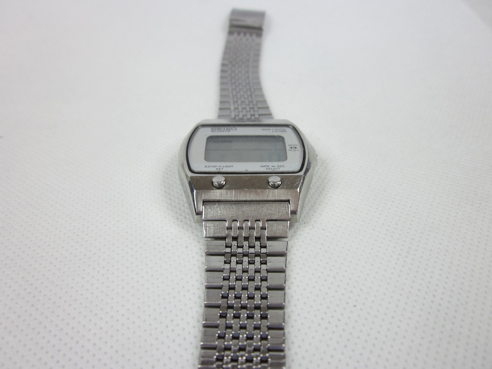 SEIKO ALARM A021 5000 VINTAGE ALARM CLOCK DIGITAL LCD WRISTWATCH FOR MEN