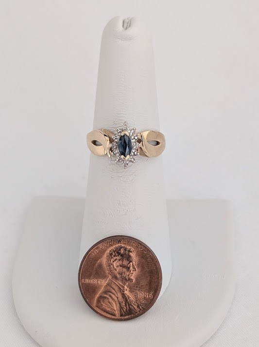 Sapphire & Diamond Ring 10K Gold 2.7 Grams Retail Price $1199 Make Me An Offer!