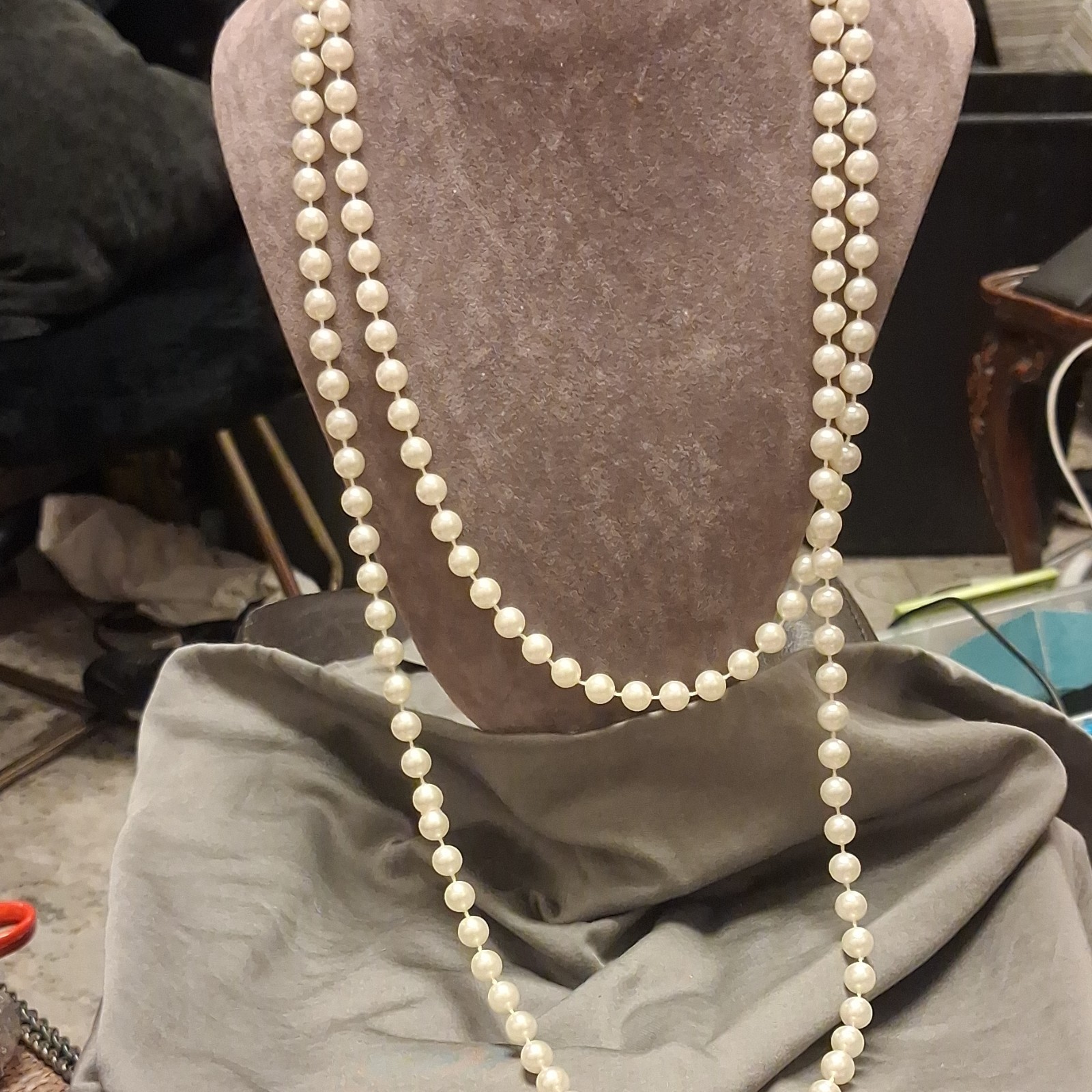 White Imitation Pearl Beaded Lariat Necklace Adjustable Ball/Bead Chain 36+”