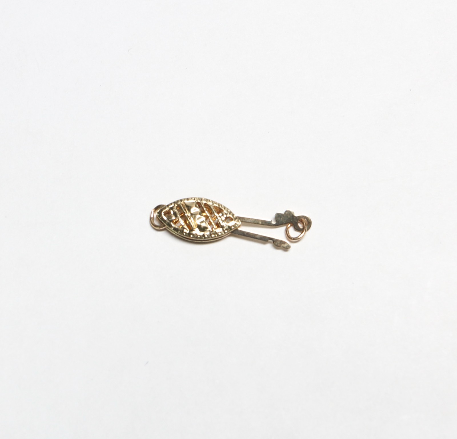 14K Yellow Gold 13.7mm x 5.6mm Filigree Clasp w/Jump Rings – 0.33 Grams
