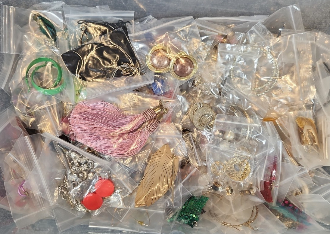Jewelry Wearable Earring Collection 5 Lbs Matched Pairs Lot #683 See Description