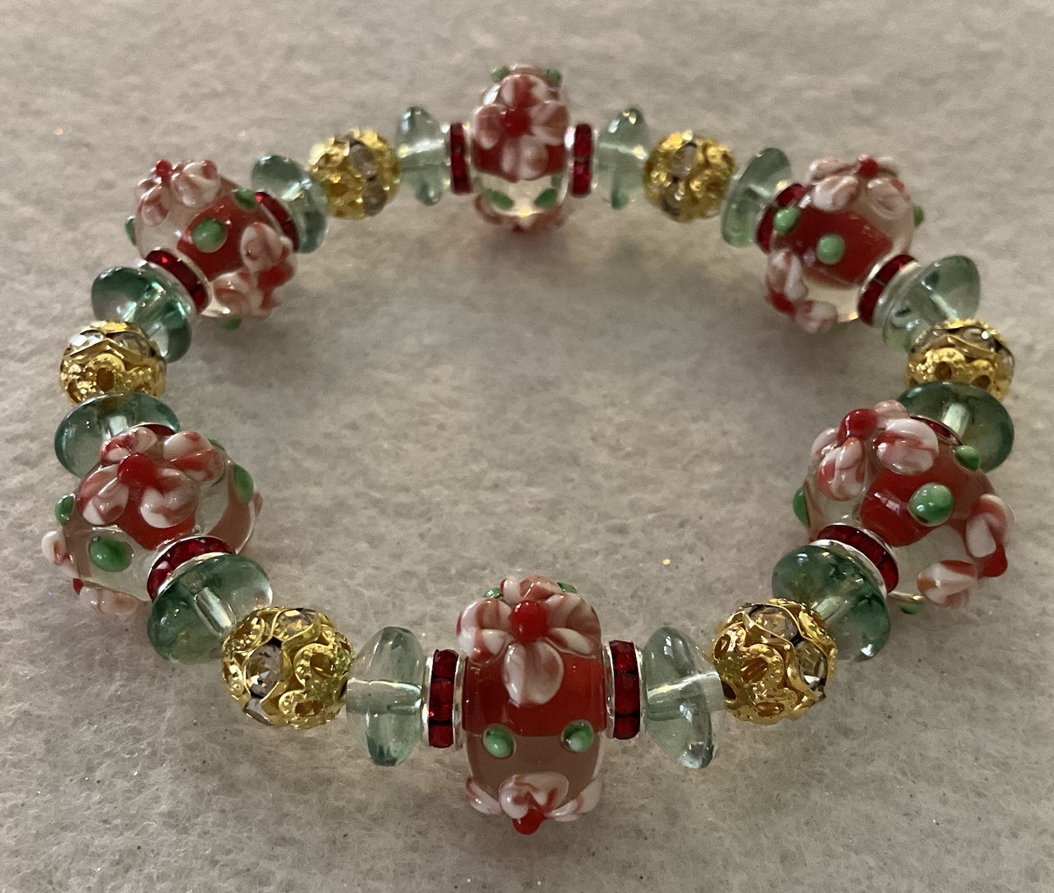 Handmade Christmas Red, Green & Gold Floral LampWork Glass Beaded Bracelet