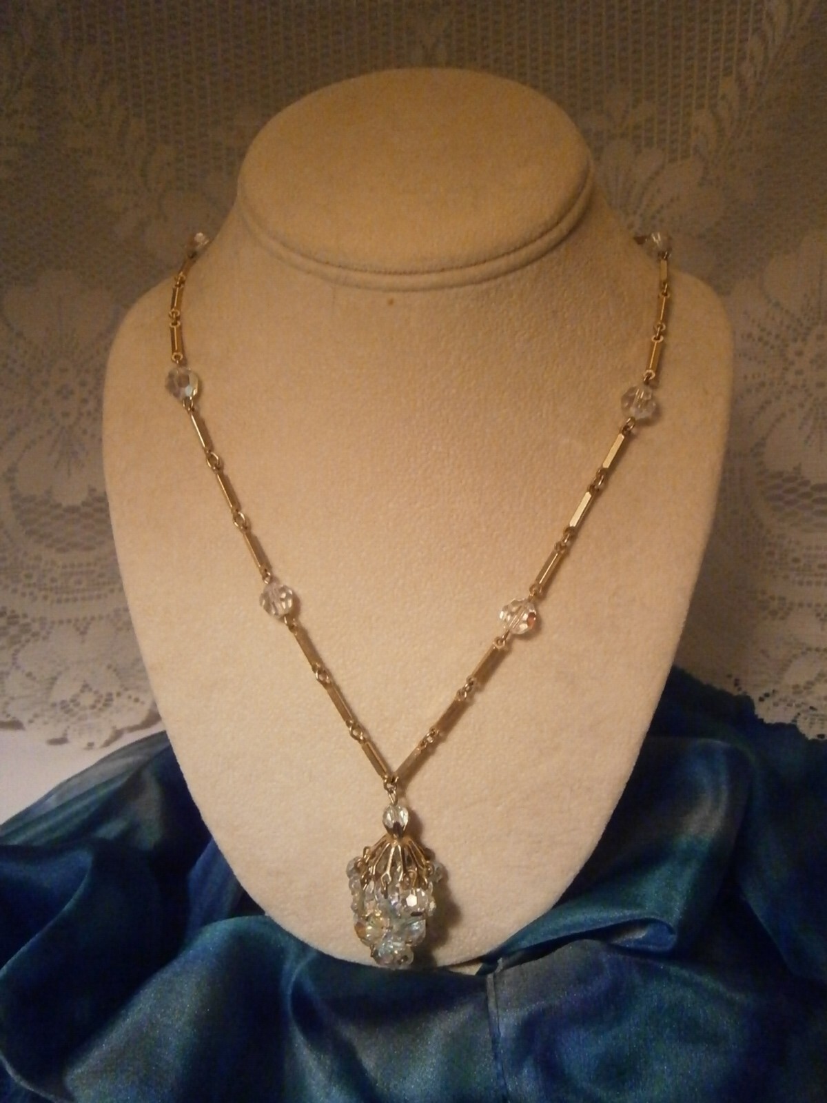 Vtg Gold Tone Bar Link AB Crystal Bead Necklace with Articulated Cluster Pendant