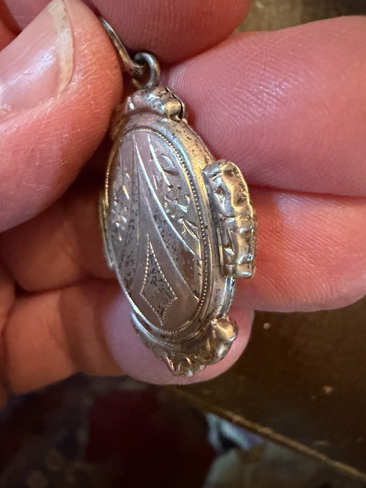 Antique Sterling Silver Locket By Bliss Brothers Co. c.1905–1925 Etched