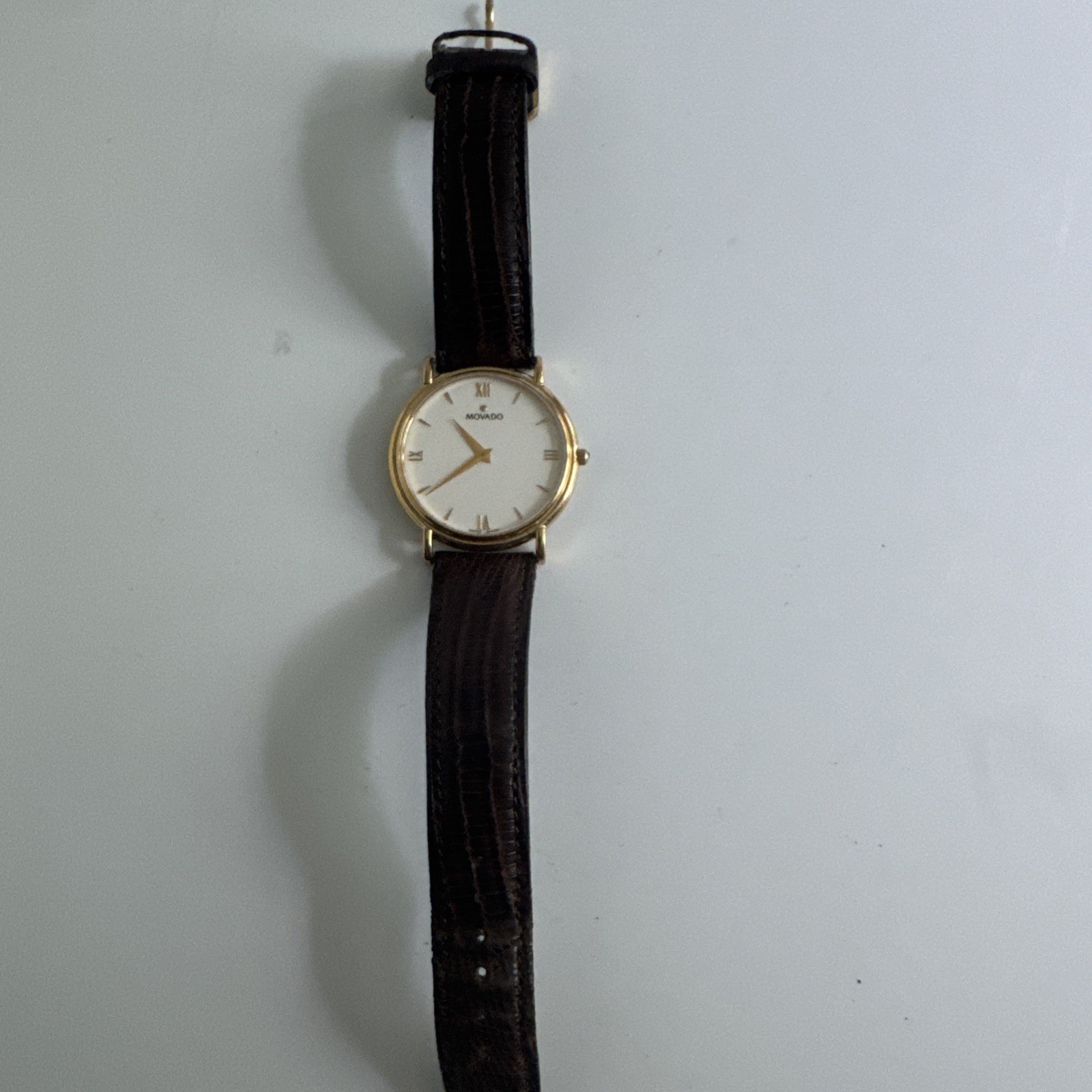 Movado Classic Ultra-Thin Dress Watch – Ref. 87-E4-0885 -Gold *UNWORN DISPLYED*