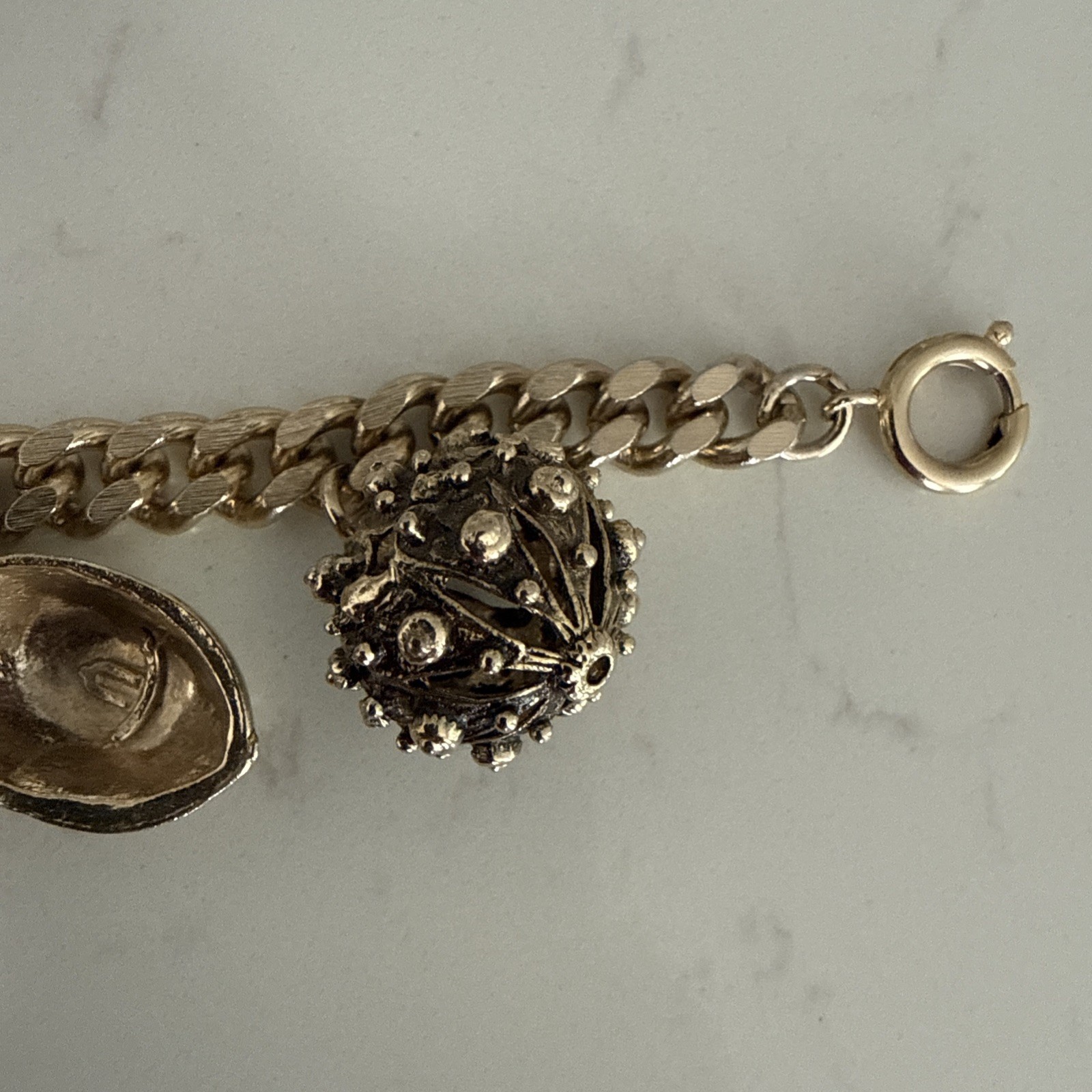 RARE Vintage Goldtone Chunky Acorns Walnut Shells Bracelet Germany