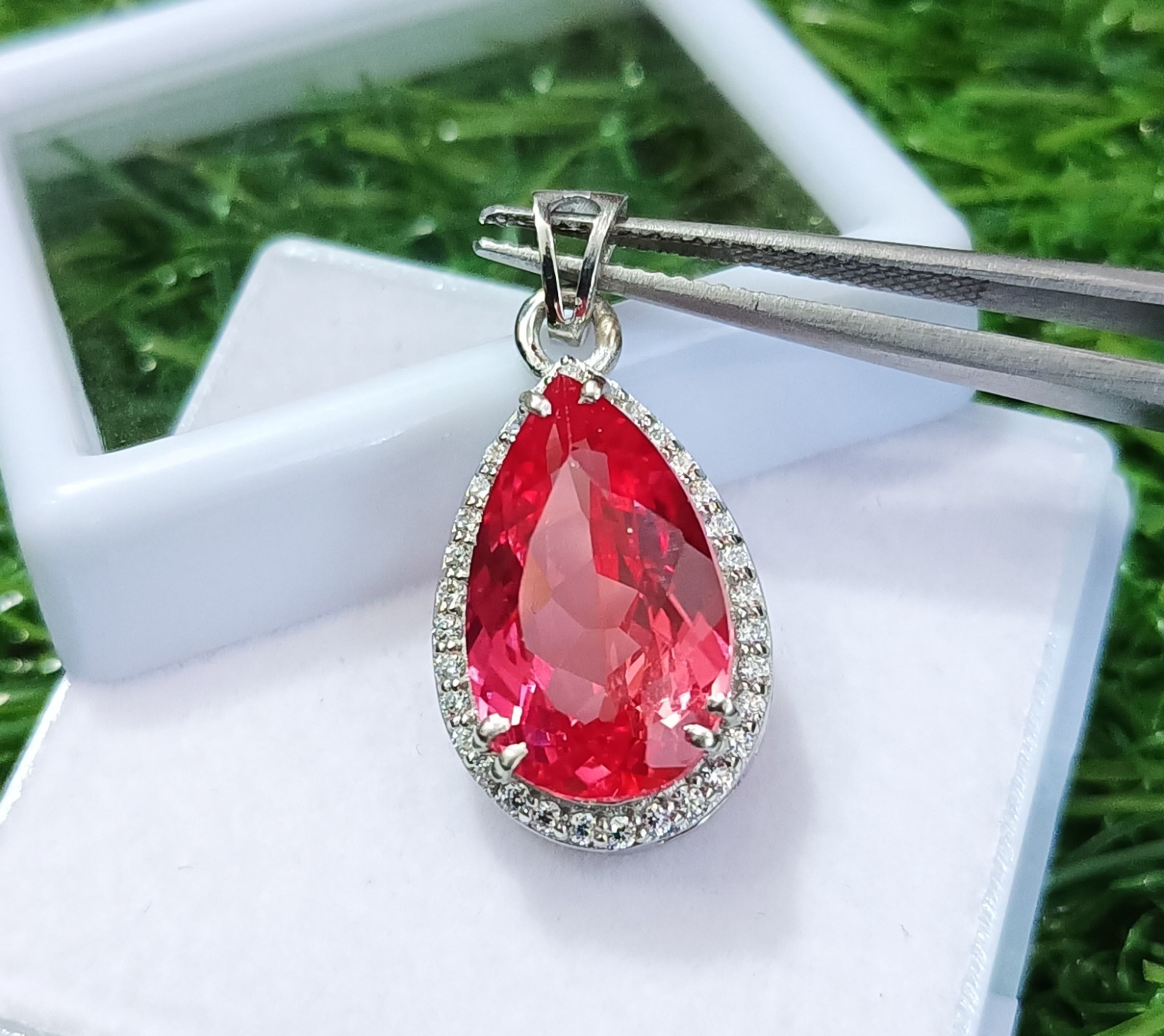 18 Ct Genuine Pear cut Padparadscha Sapphire 925 Silver Pendant with Chain