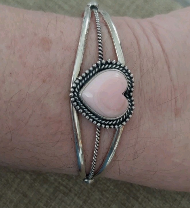 New Sterling Silver & Natural Pink Conch Heart Cuff Bracelet