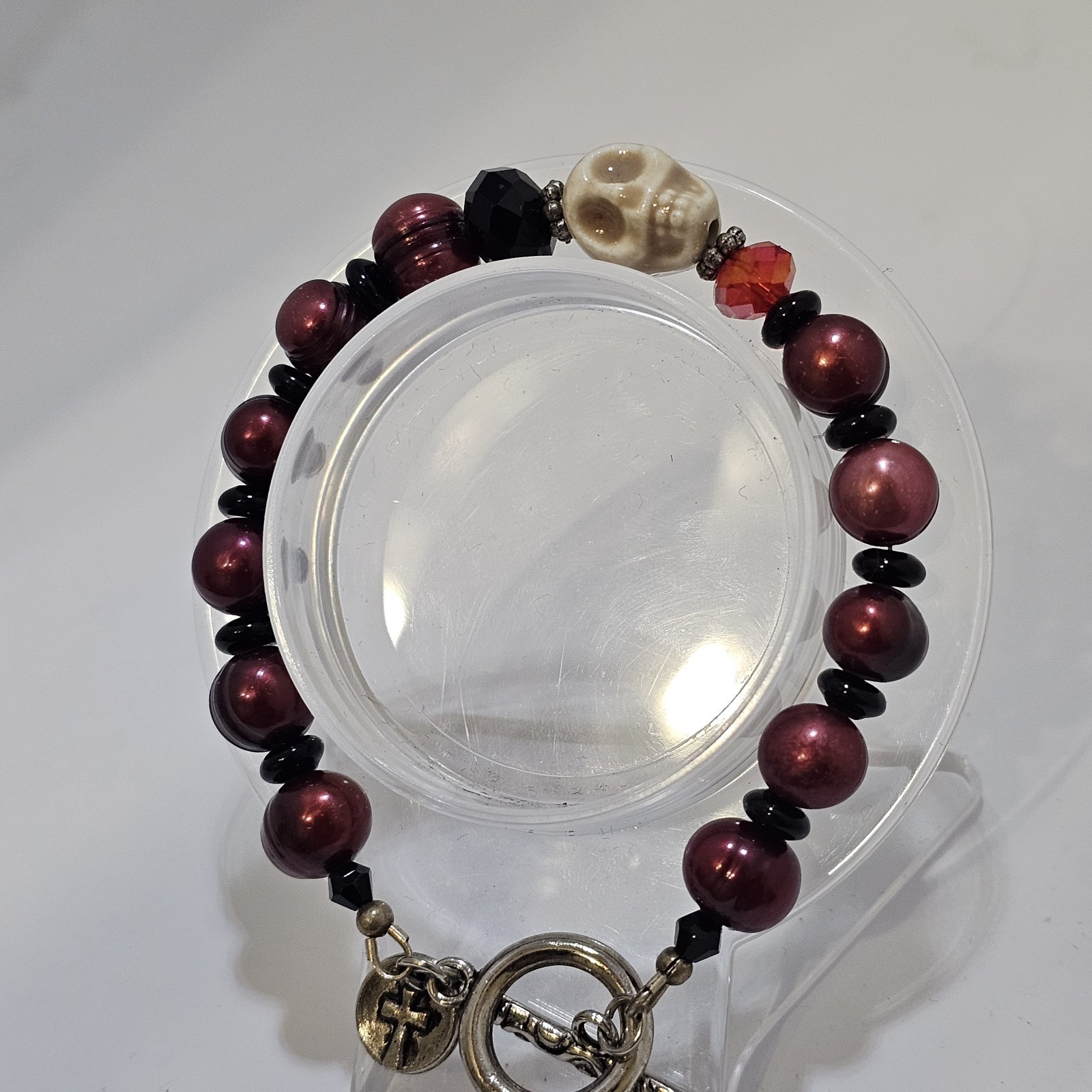 Womens Chunky Beaded Skull Bracelet Burgundy Maroon Faux Pearl Silver Tone Cross