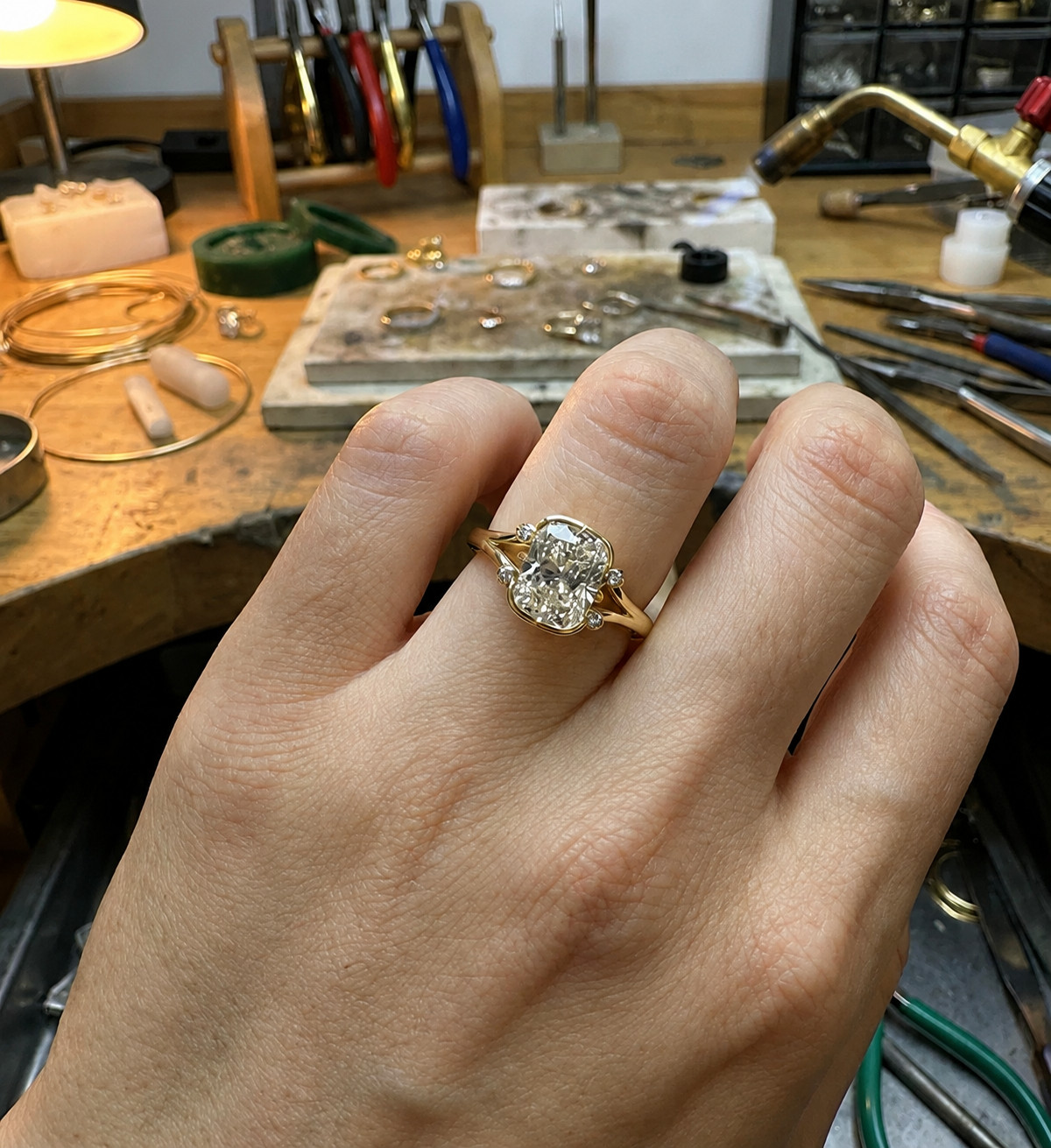 IGI 4 Ct Cushion F-VS1 Lab Grown Diamond Women Engagement Ring 14k Yellow Gold