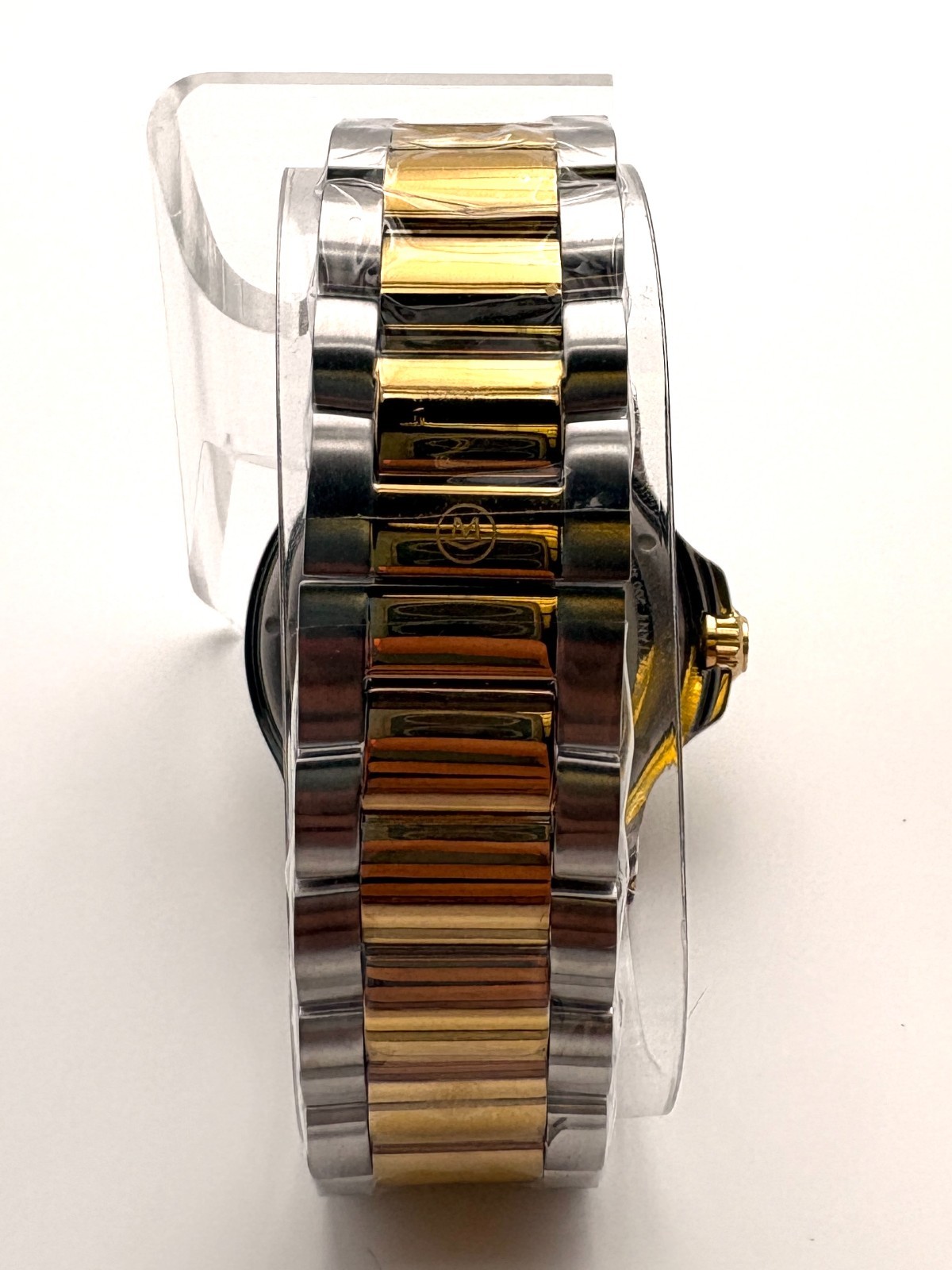 Movado 2600147 Series 800 Green Dial Two Tone Gold Men’s 40mm Quartz Watch