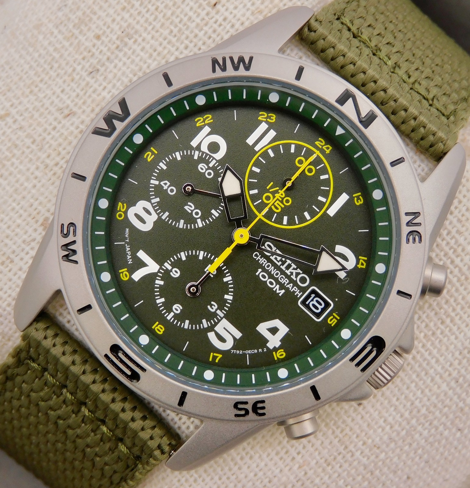 NEW SEIKO SND377P2 Military Chronograph Khaki Green Mens Watch in BOX