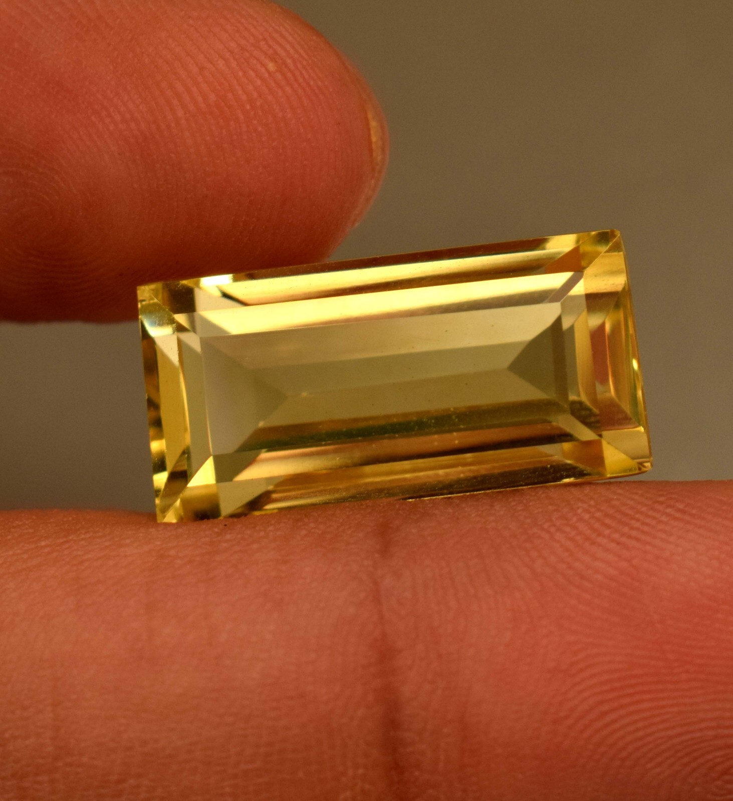 Natural Quartz Green Quartz Faceted Lemon Quartz Baguette Cut 15.70 Ct Certified