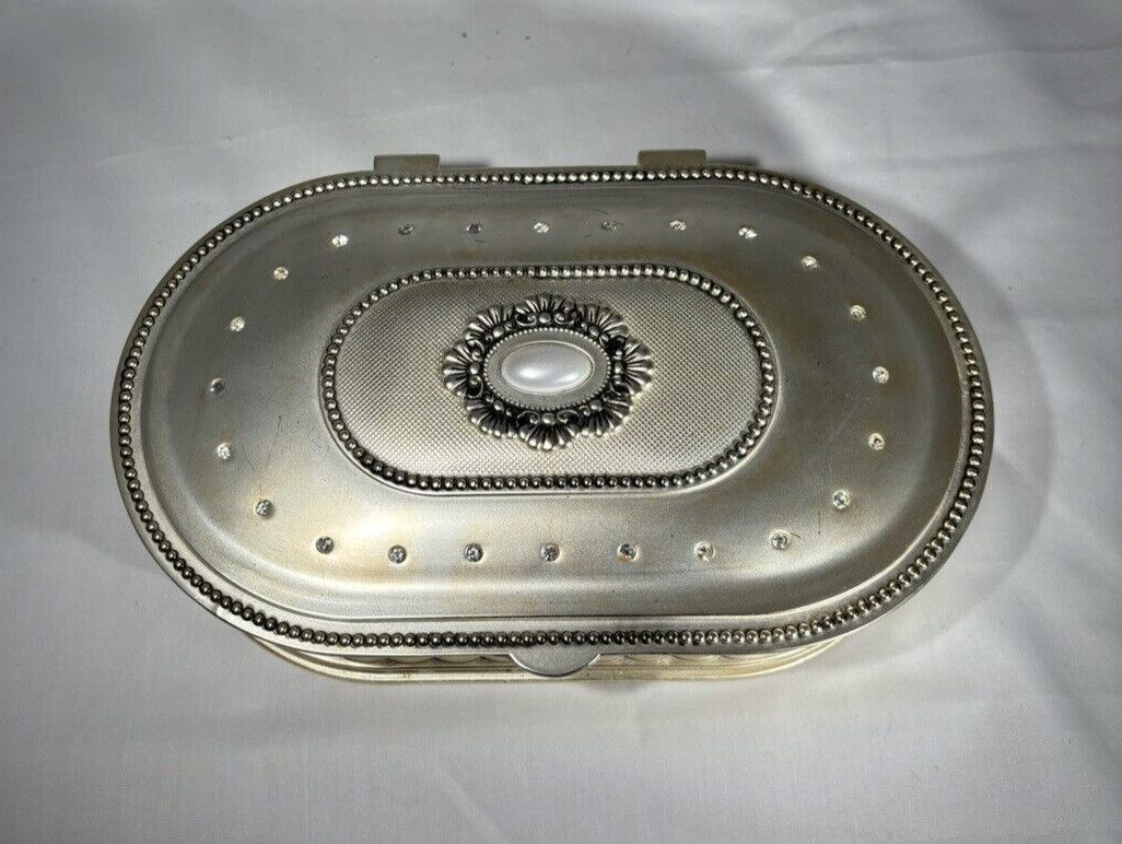 Vintage Godinger Silver Jewelry box 9 1/2″W x 6″L x 2″H Ornate Pearl Silver