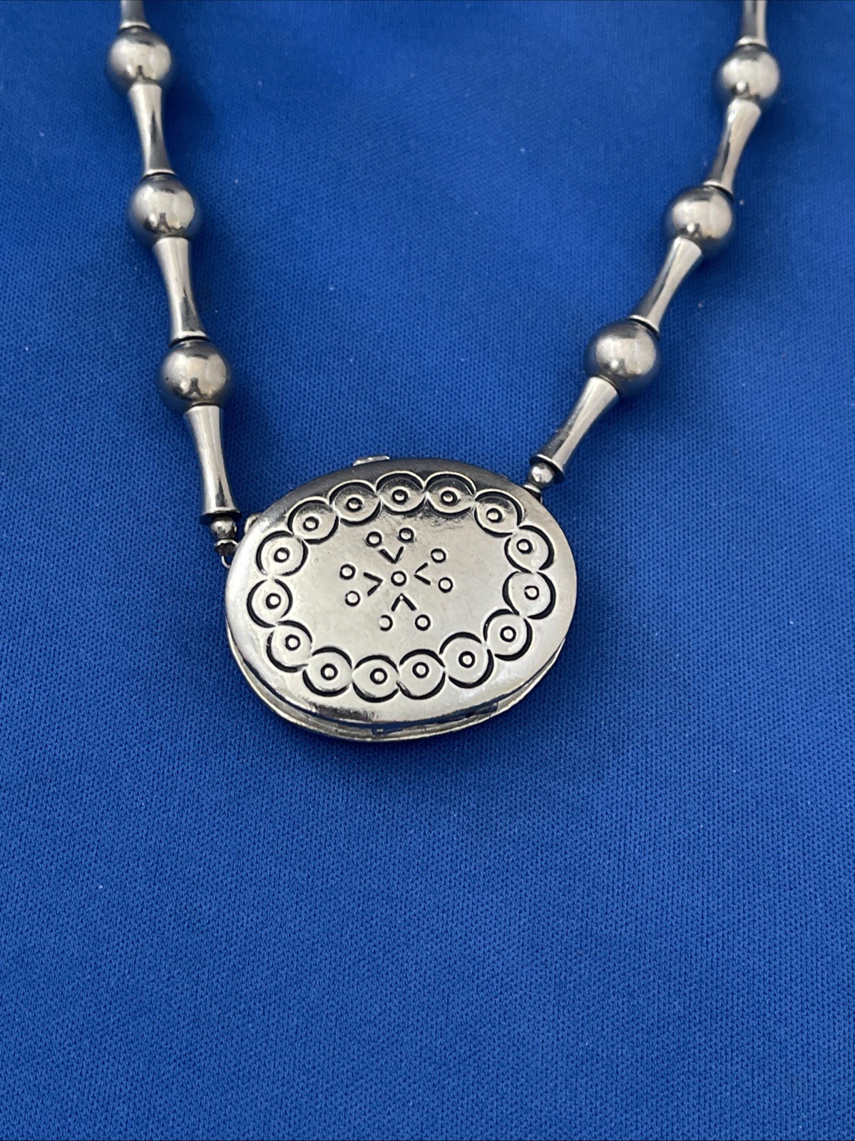 Vtg Estee Lauder 1973 Moonsilver Perfume Locket Pendant Necklace Collectible