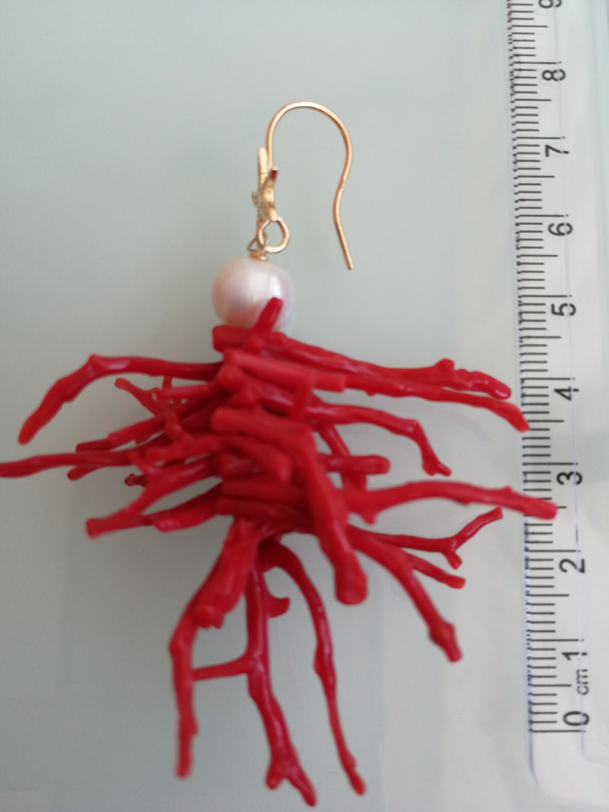 Orecchini con corallo rosso naturale e perla .Orecchini rametti rossi corallo.