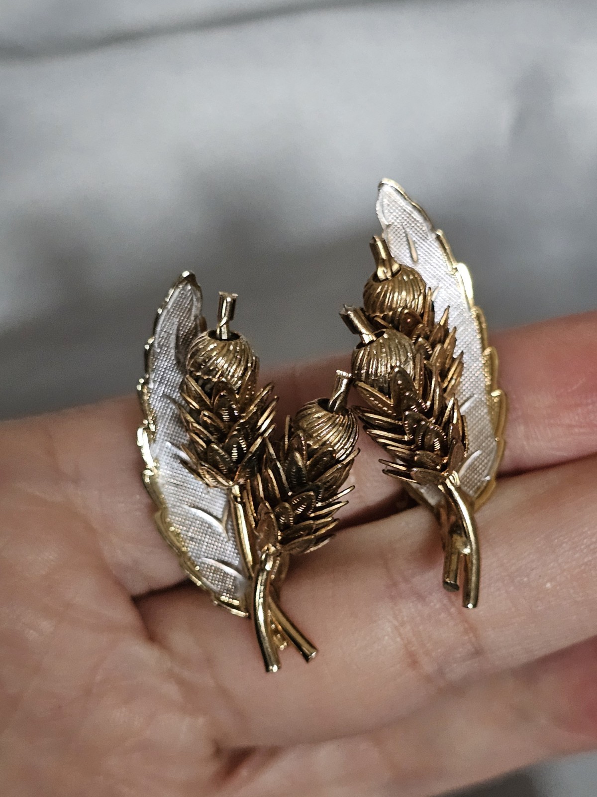 Vintage Goldtone Two-tone Wheat Cattail Clip-on Earrings Ear Climber