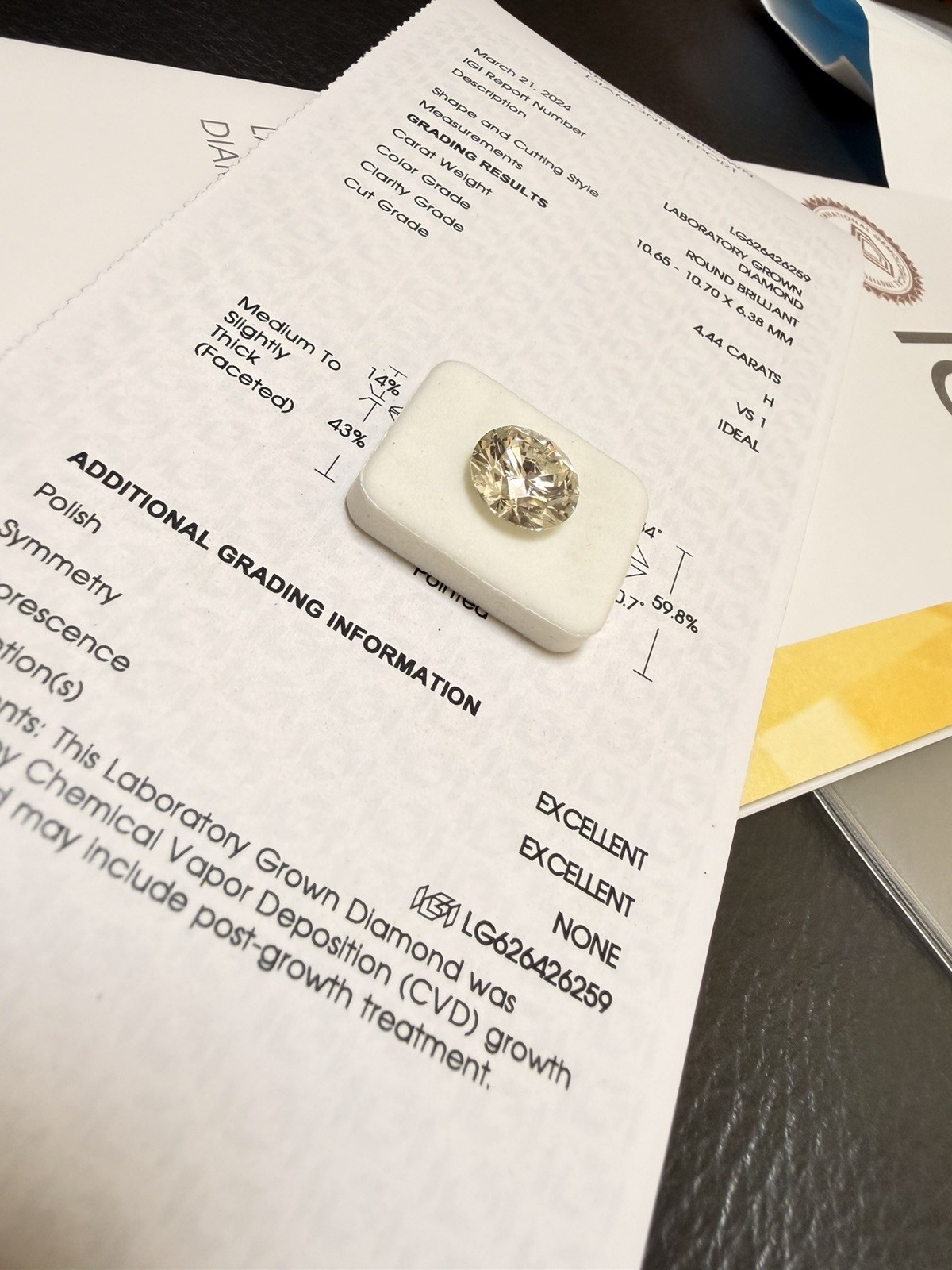 IGI Certified Lab-Grown Round Brilliant Diamond 4.44ct H VS1 Ideal Cut