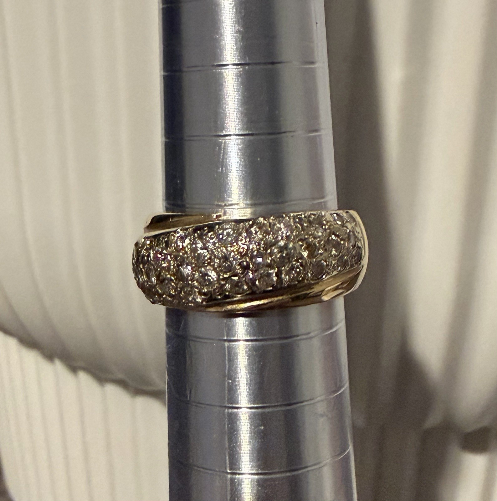 14 k Yellow Gold Pavé Round Diamond Wedding/ anniversary Band Size 8 -10.35 gr
