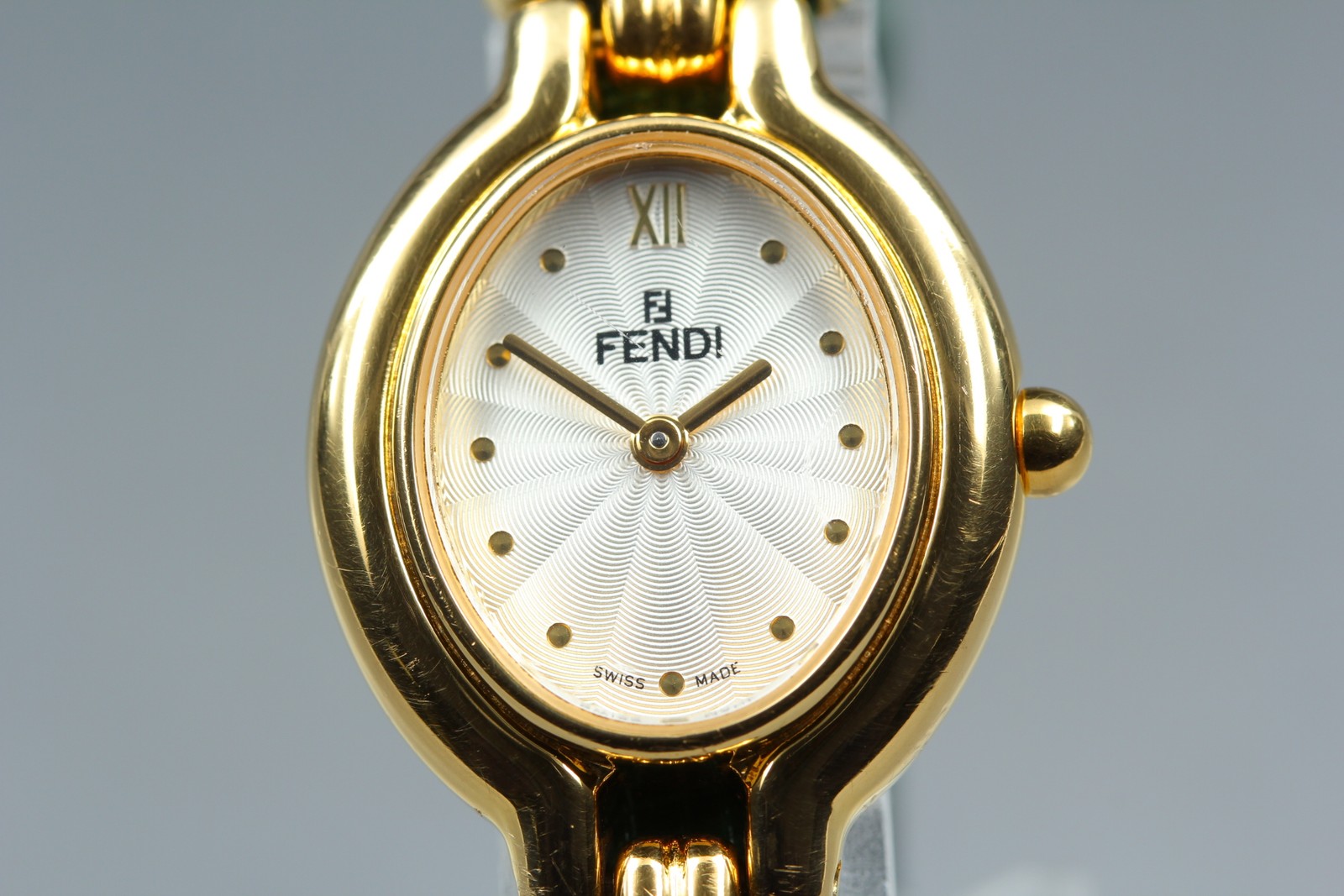 FENDI 640L Chameleon Change Green Belt Gold 24mm Women’s Quartz Watch Vintage