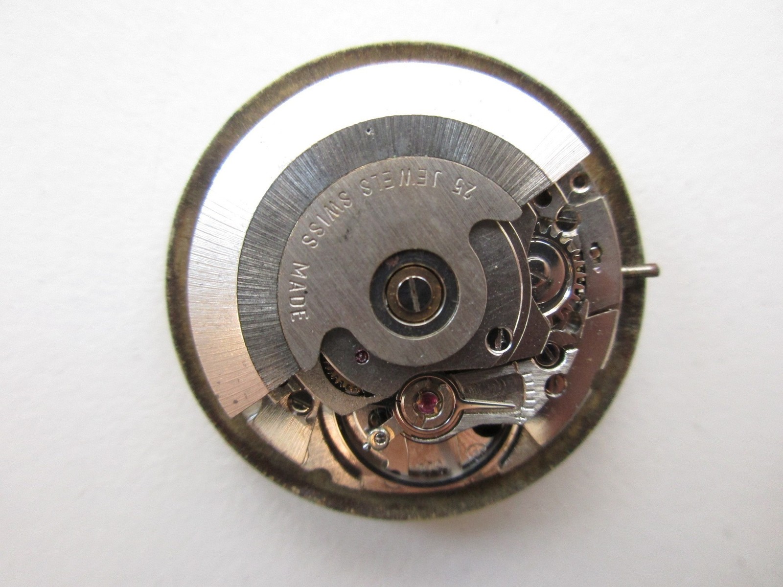 ETA cal. 2782 Swiss automatic vintage watch movement – white date at 6 – running