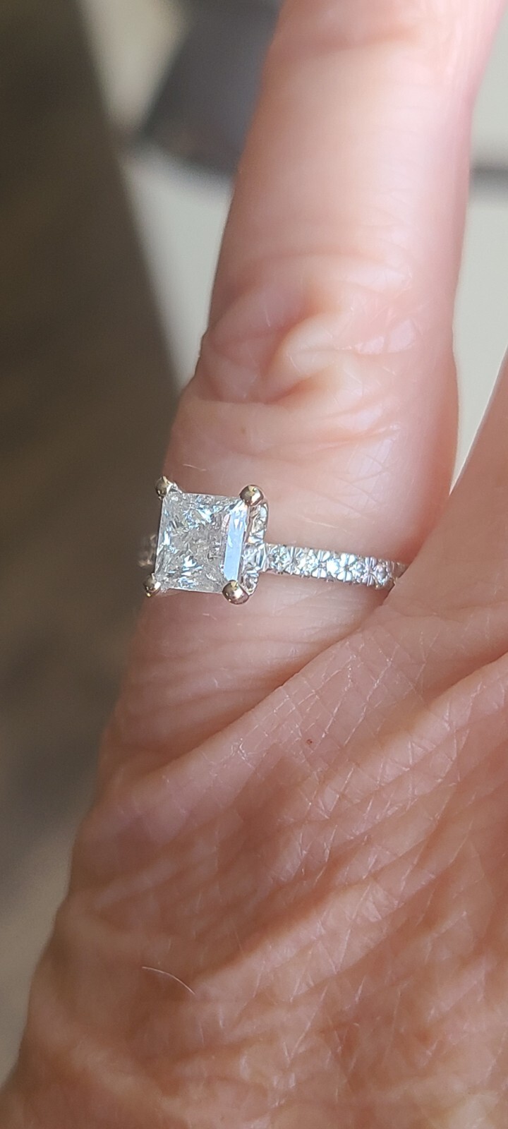14K White Gold Diamond Ring 2.4 Grams Size 4.75