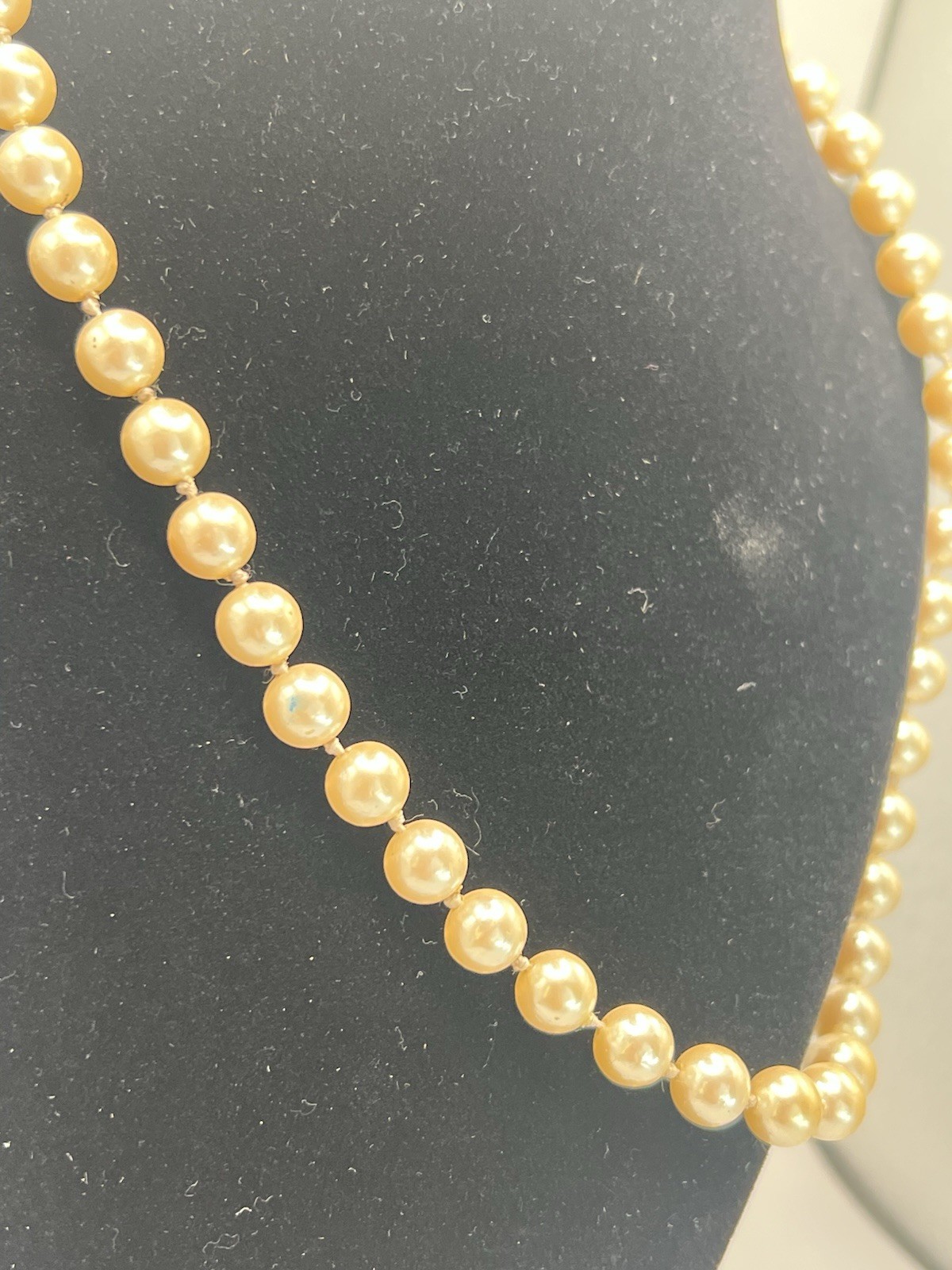 Vintage Pearl Necklace, 1950s , Single Strand. Pearl