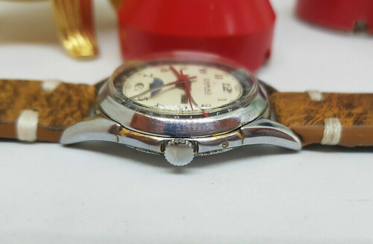 RARE VINTAGE DAMAS TRIPLE CALENDAR MOON DIAL MANUAL WIND MAN’S WATCH