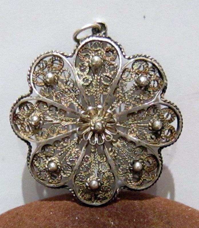 VINTAGE SILVER 925% PENDANT WITH FILIGREE FROM THE EARLY 20th.c.# 74C