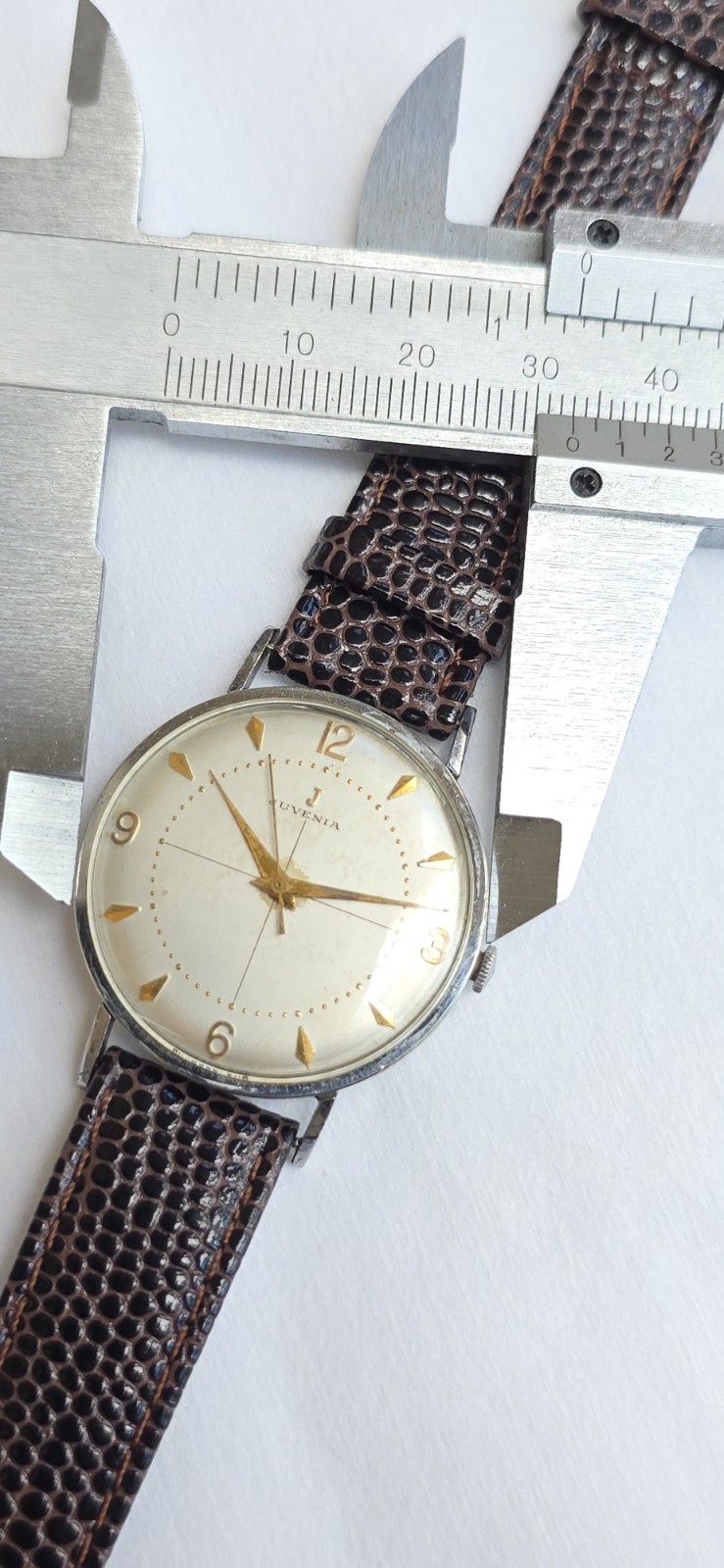 Vintage 1960’s Juvenia Cal. 612 Crosshair Dial Men’s 33mm Manual Wind Watch