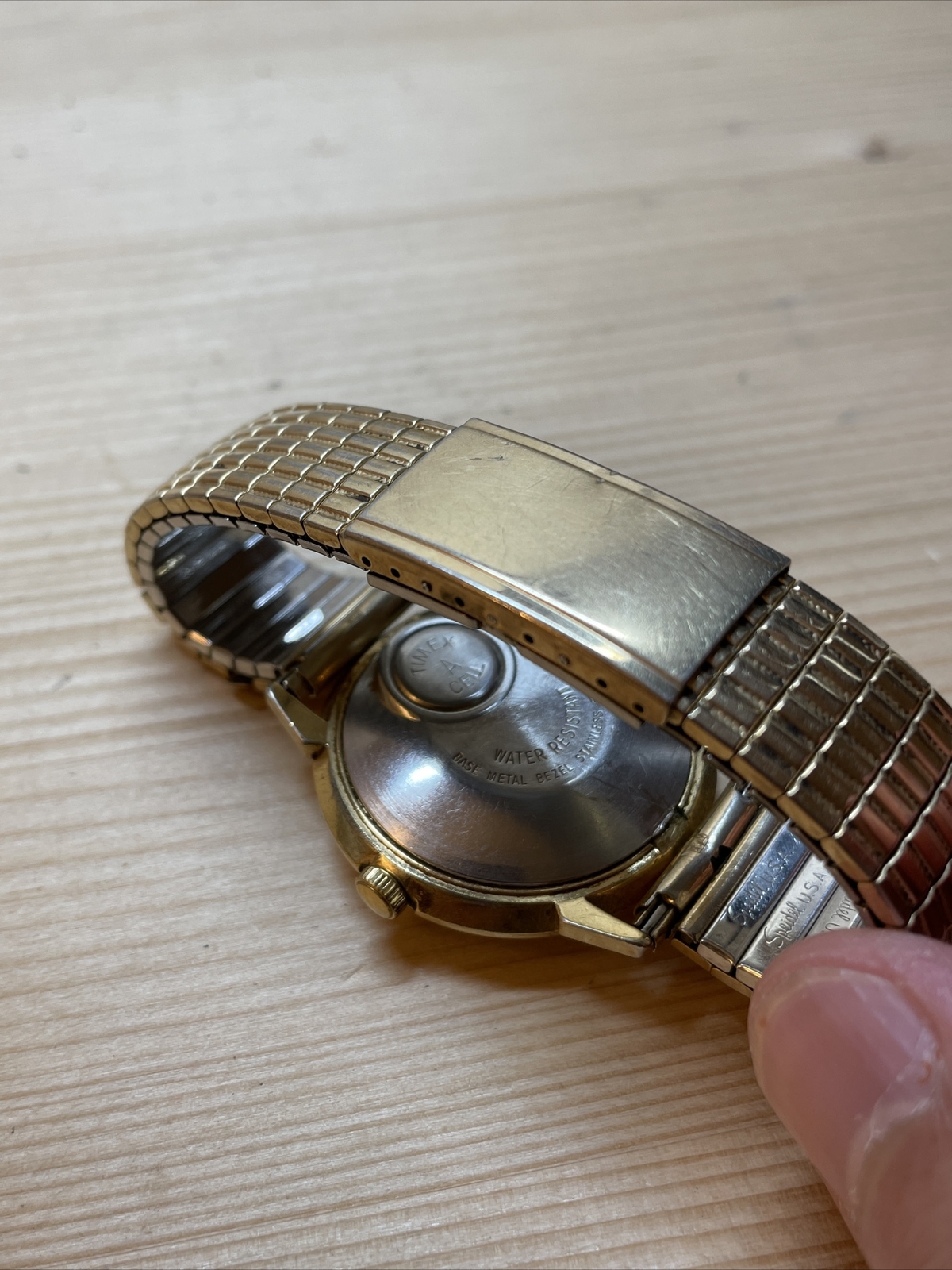 VTG 1970s Timex Electric Dynabeat Men Wrist Watch runs needs battery