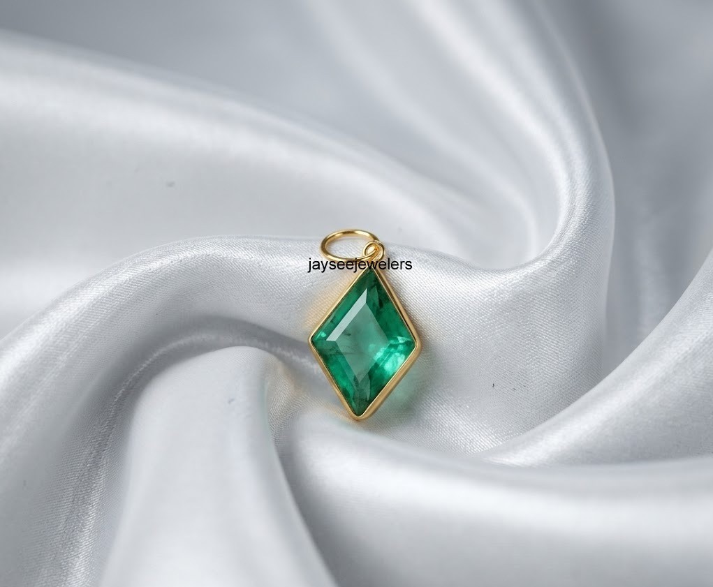 925 Sterling Silver Emerald Unique Antique Shape Jewelry Gift For Mother’s Day